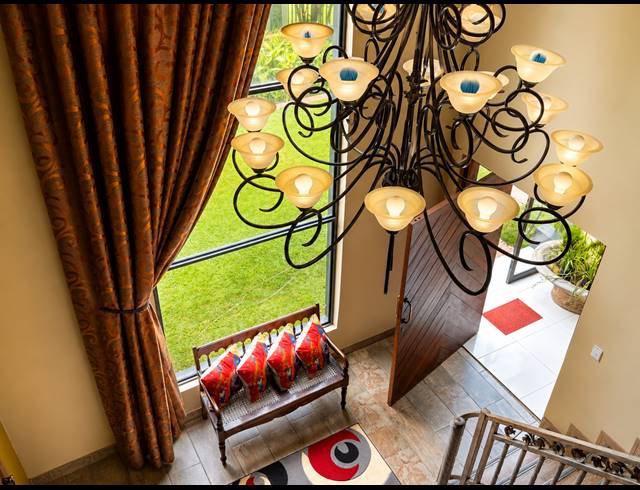 7 BEDROOM HOUSE FOR SALE IN THREE RIVERS
